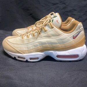 Nike Air Max 95 in Cream and Tan